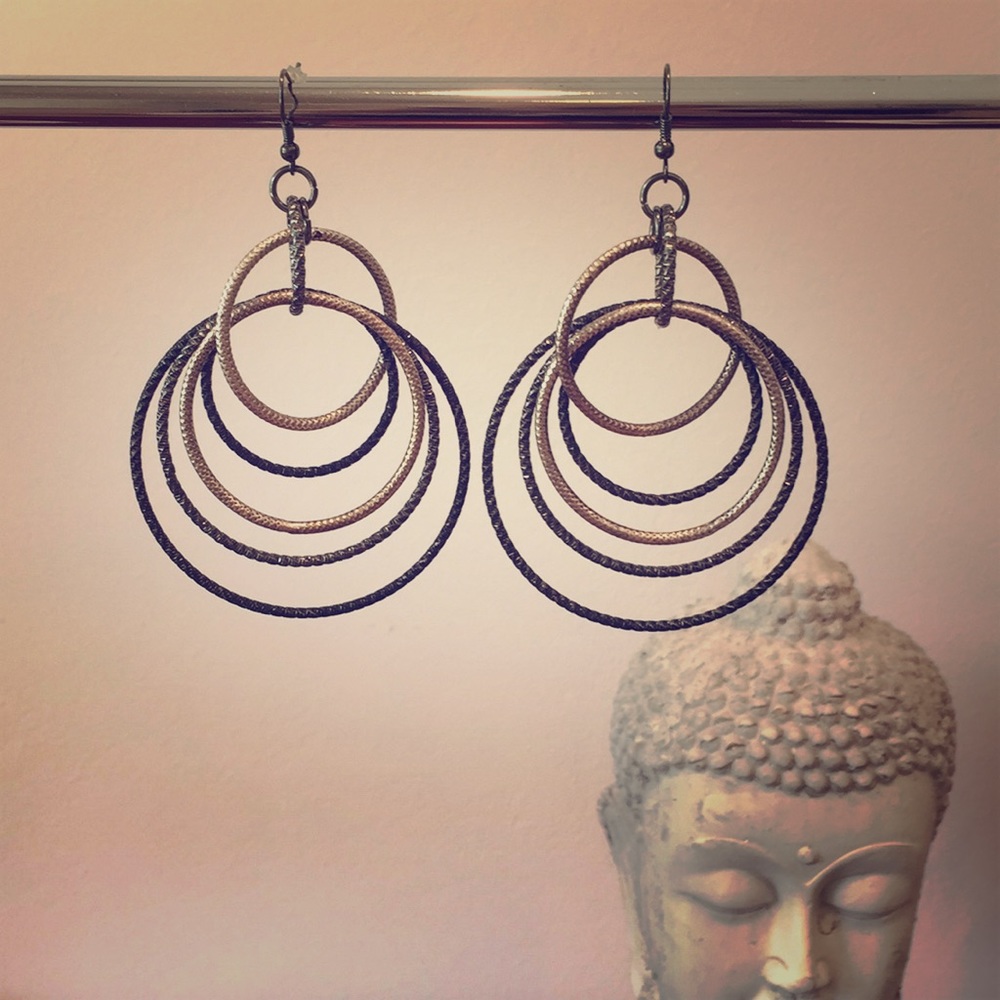 Express earrings